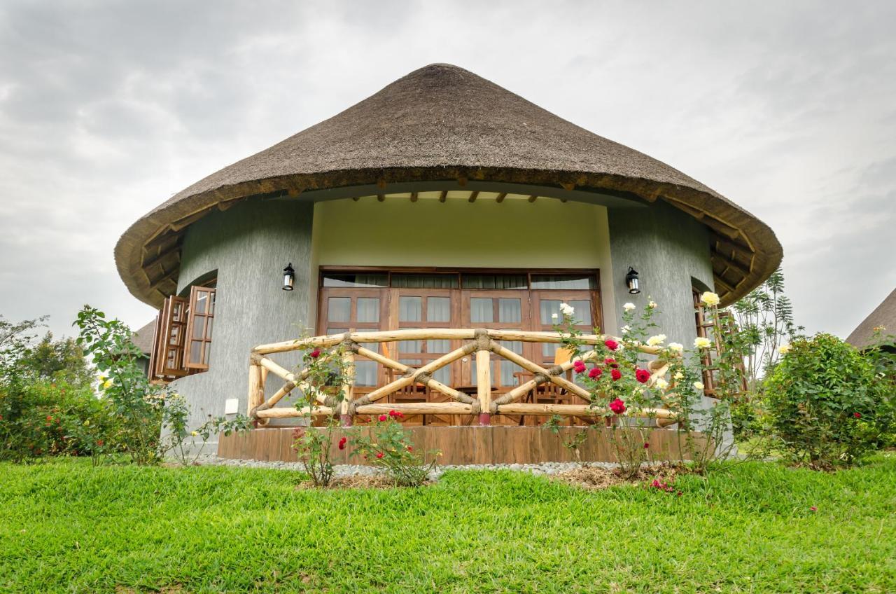 Emburara Farm Lodge Mbarara Exterior photo