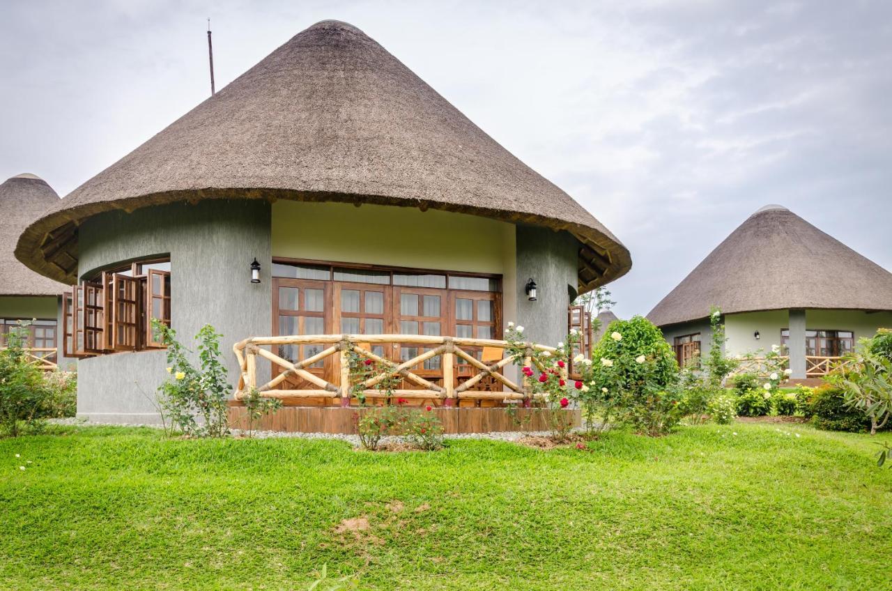 Emburara Farm Lodge Mbarara Exterior photo